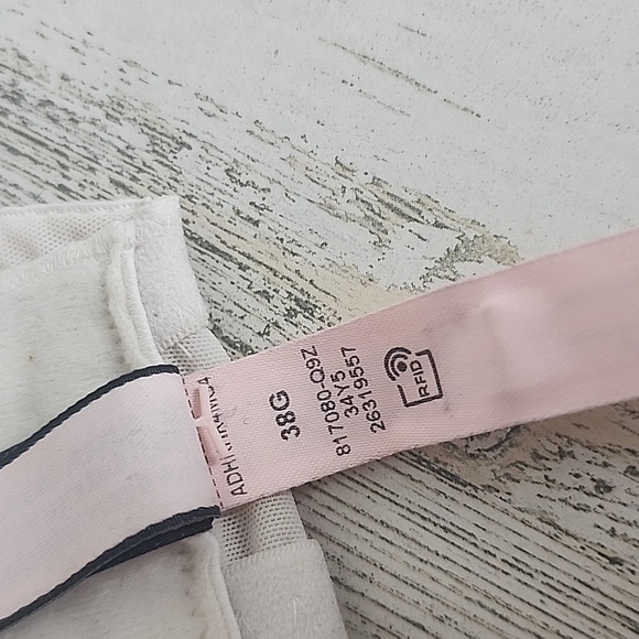 Victoria's Secret cream lace Dream Angels lined perfect coverage bra Size 38G - Picture 13 of 13